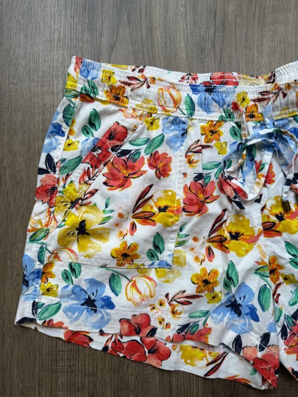 St. John's Bay White Floral Drawstring Linen Shorts - Size Extra Large - Picture 6 of 11